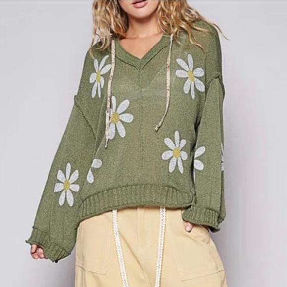 POL Sweaters - POL Daisy Floral Knit‎ Oversized Hoodie Sweater Beach Boho Travel Women’s Small
